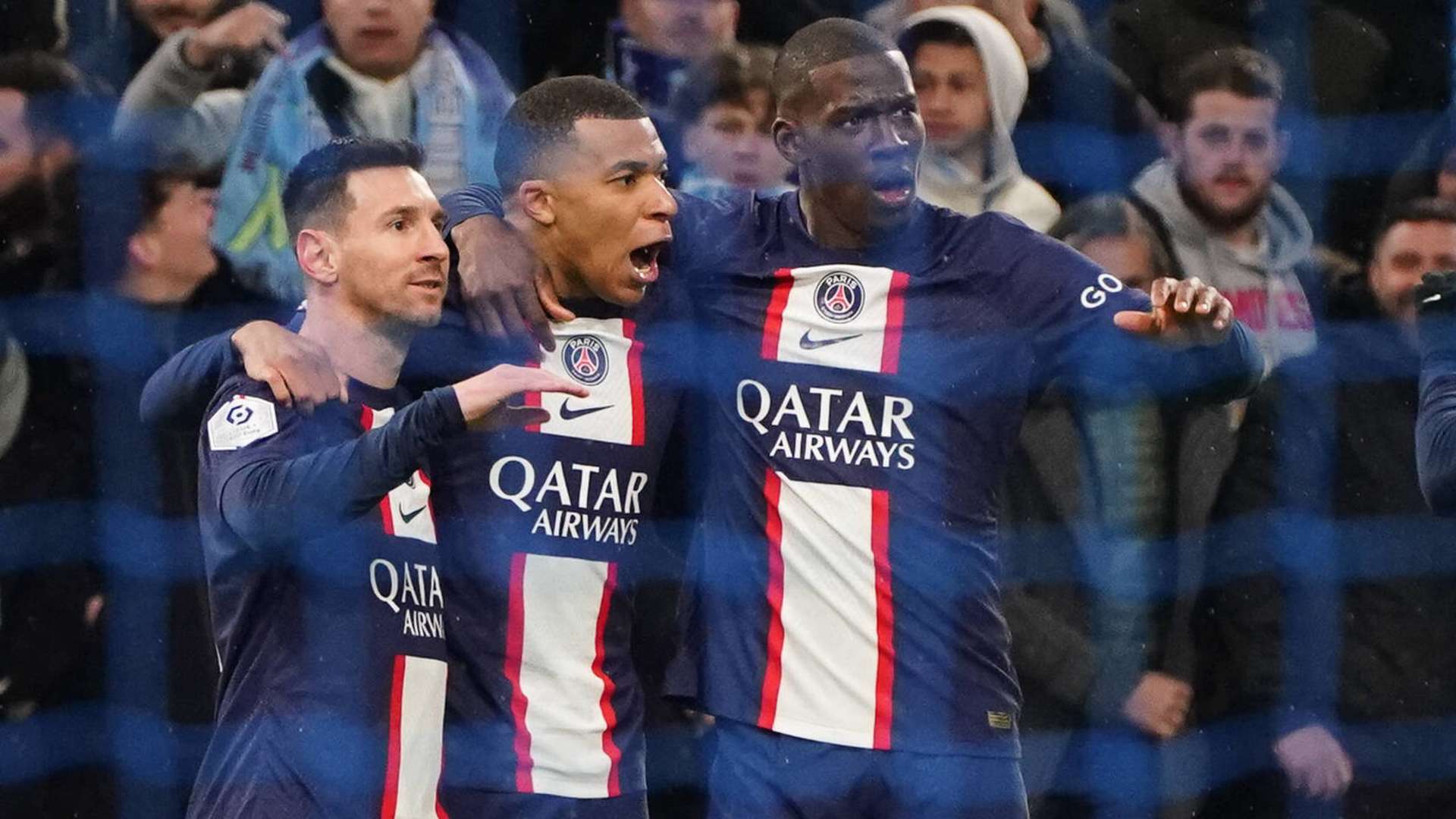 Nordi Mukiele mit Kylian Mbappe und Lionel Messi