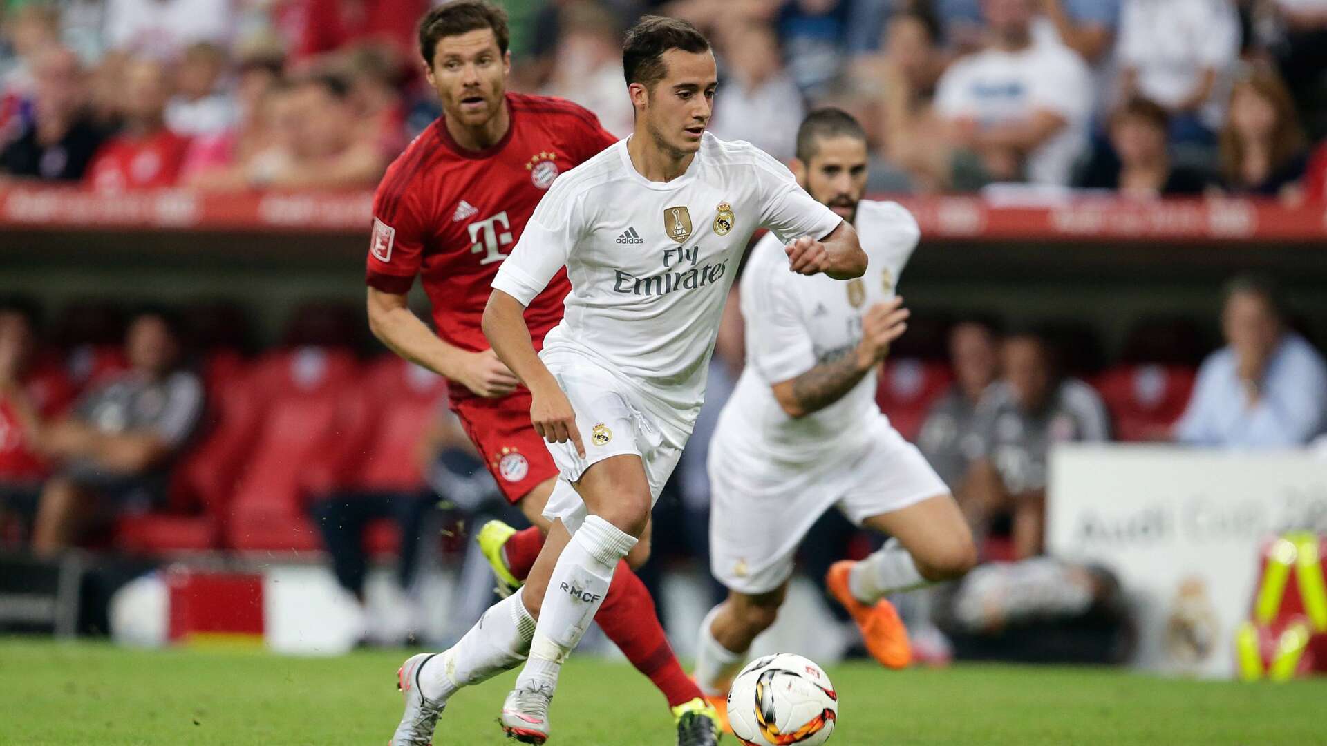 Lucas Vázquez im Duell mit Xabi Alonso