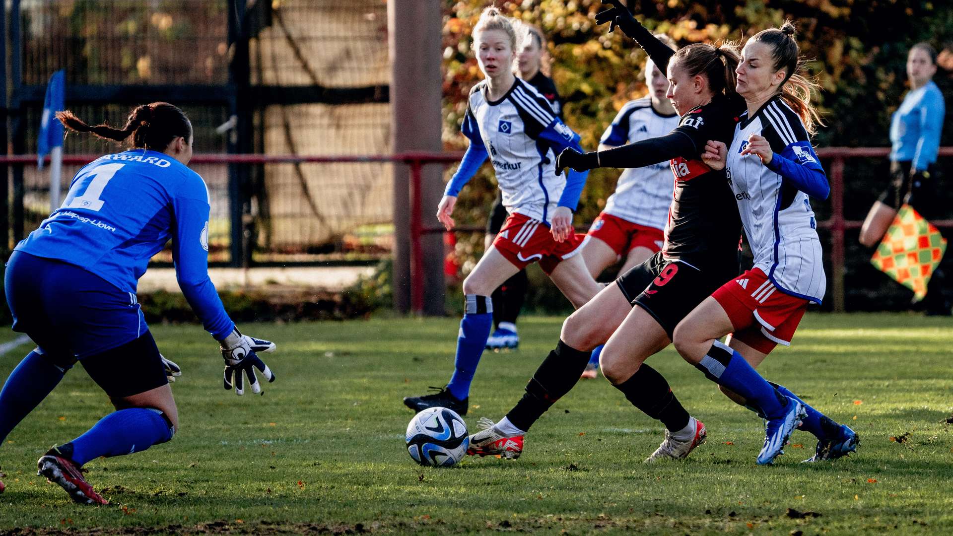 Nikola Karczewska beim Torschuss